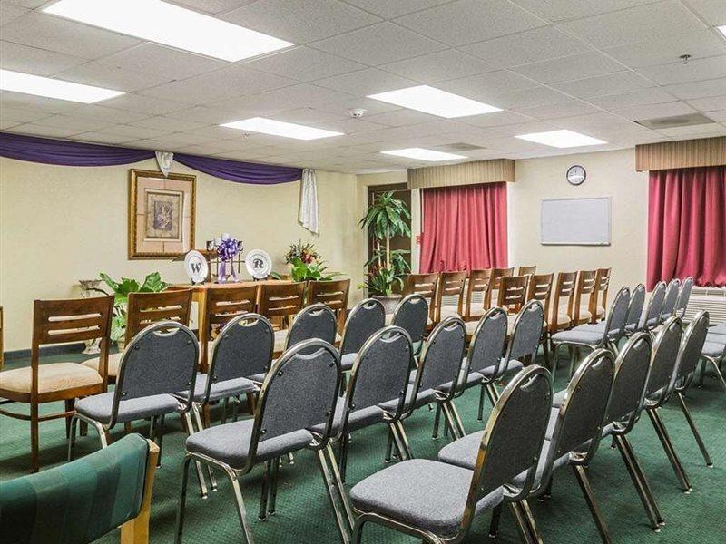 Quality Inn & Suites North Montgomery Extérieur photo