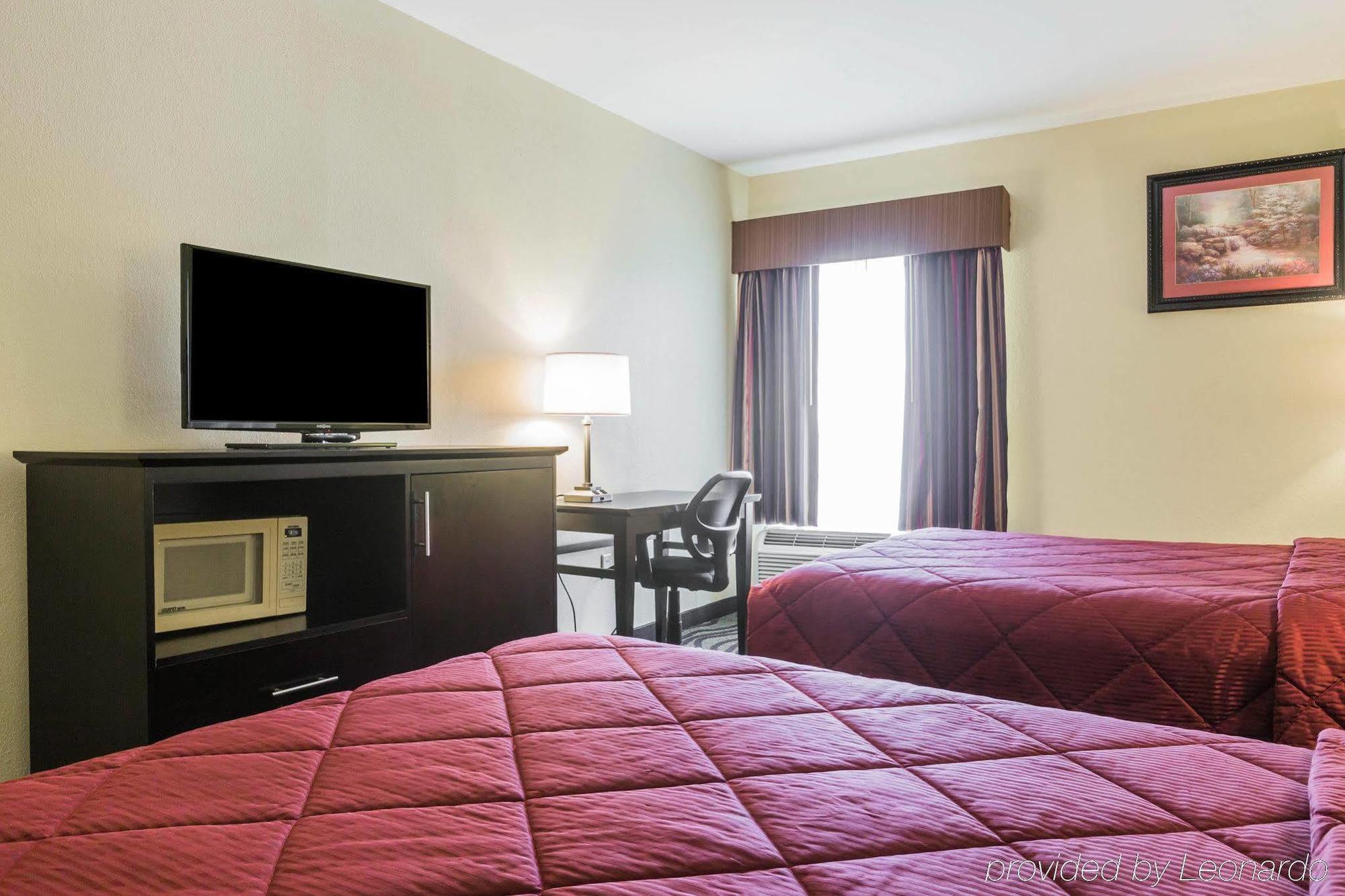 Quality Inn & Suites North Montgomery Extérieur photo