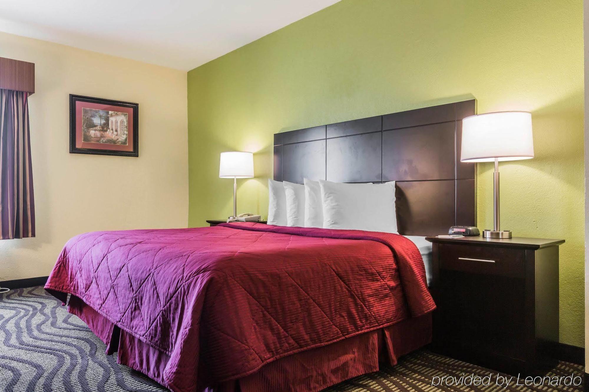 Quality Inn & Suites North Montgomery Extérieur photo