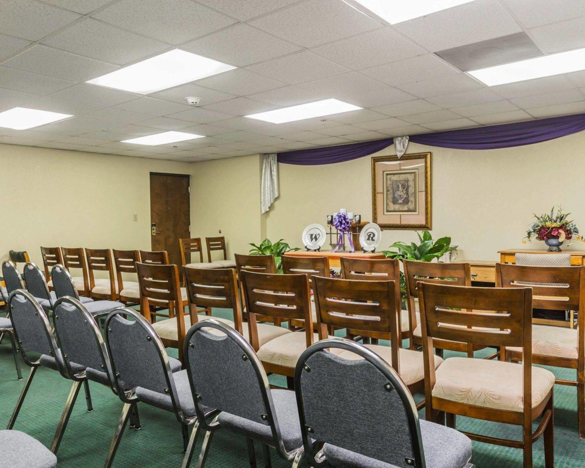 Quality Inn & Suites North Montgomery Extérieur photo