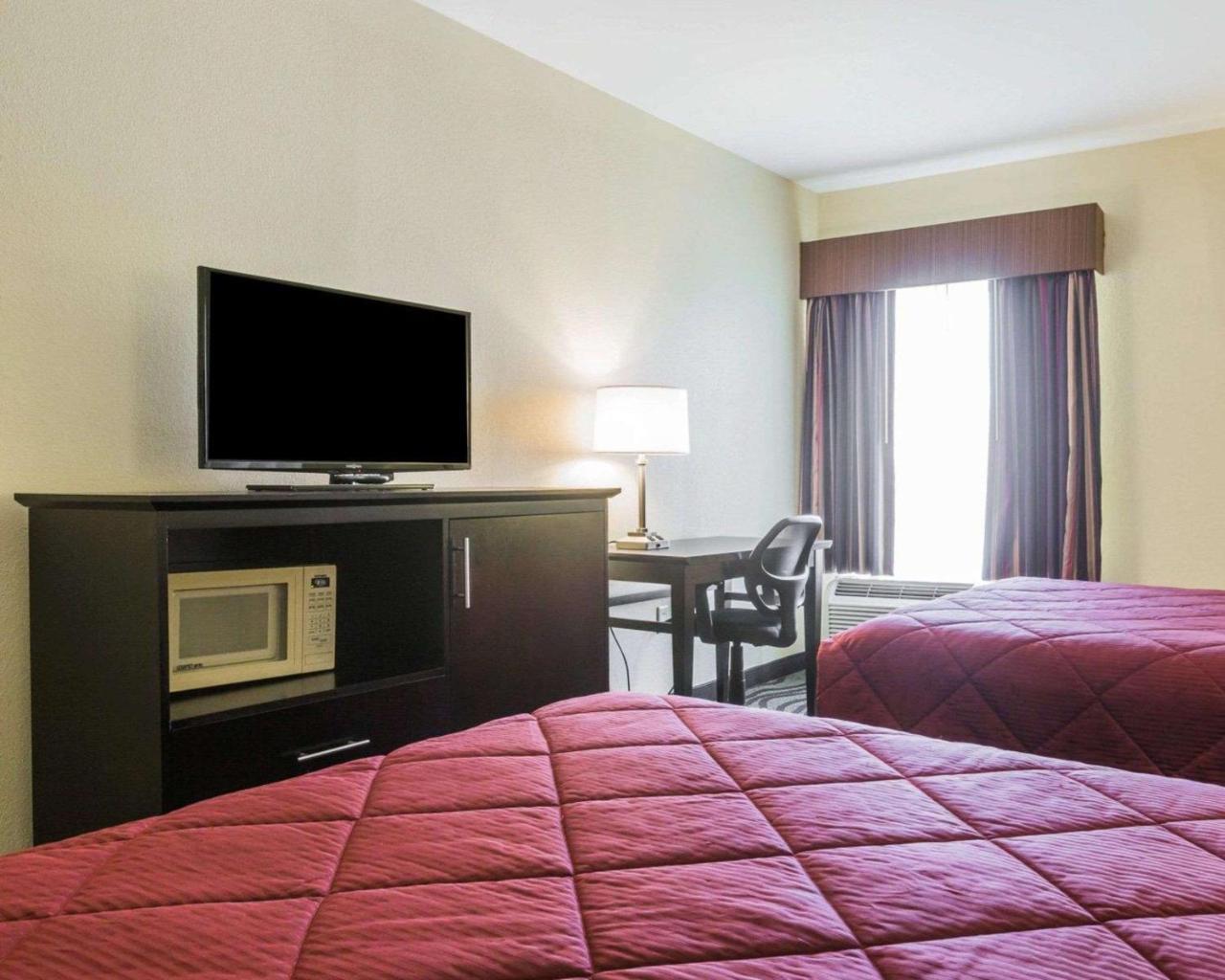 Quality Inn & Suites North Montgomery Extérieur photo