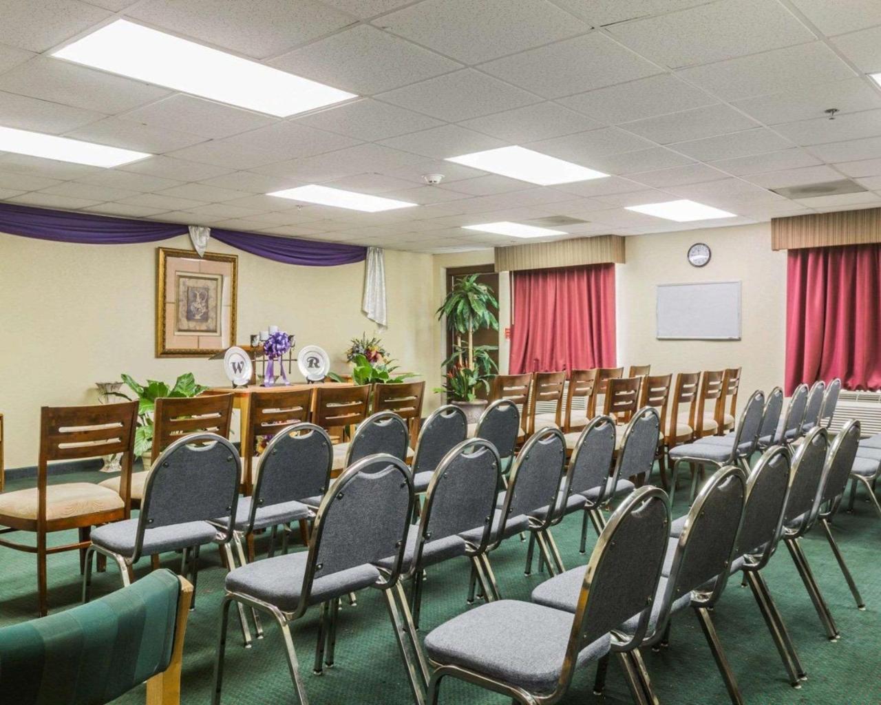 Quality Inn & Suites North Montgomery Extérieur photo