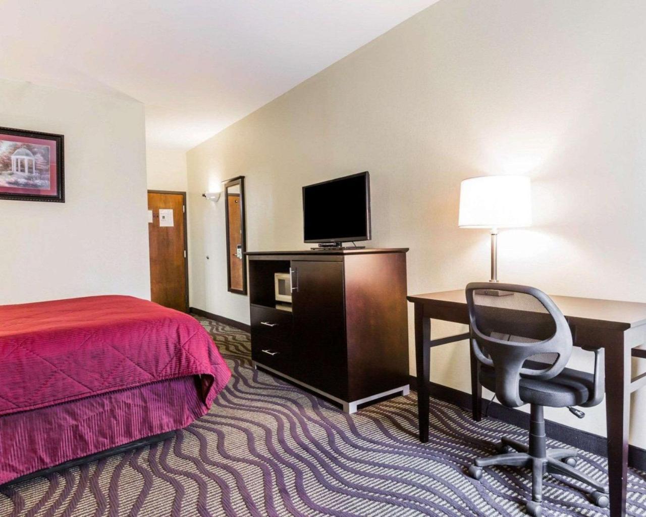 Quality Inn & Suites North Montgomery Extérieur photo